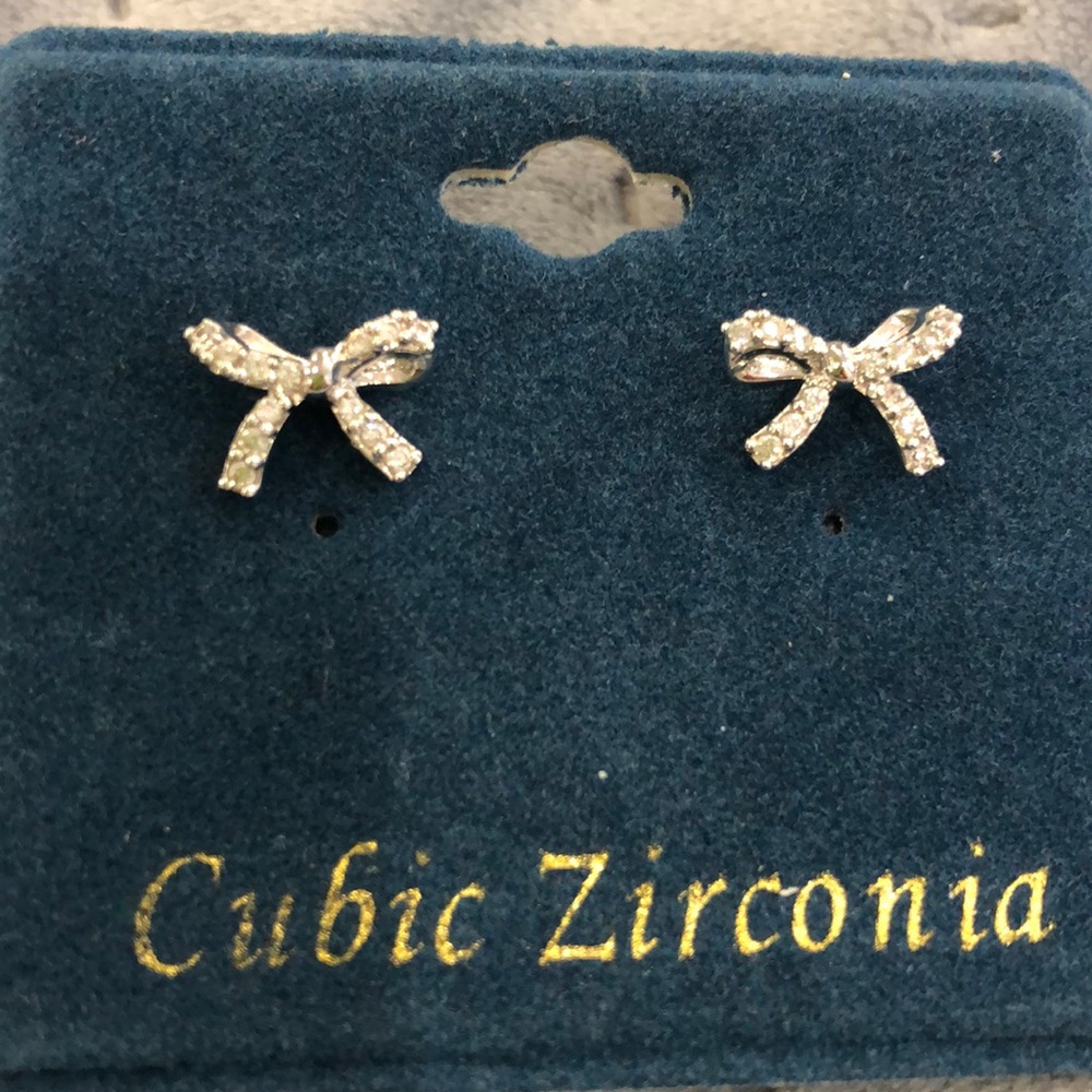 Dainty Cubic Zirconia Bow Earrings-Boutique